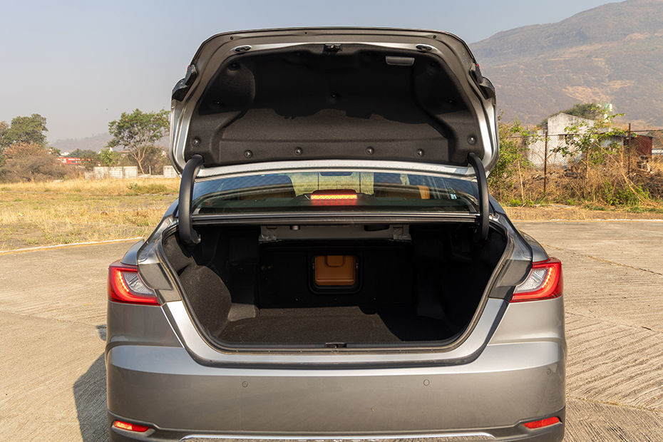 Camry Gallery Image