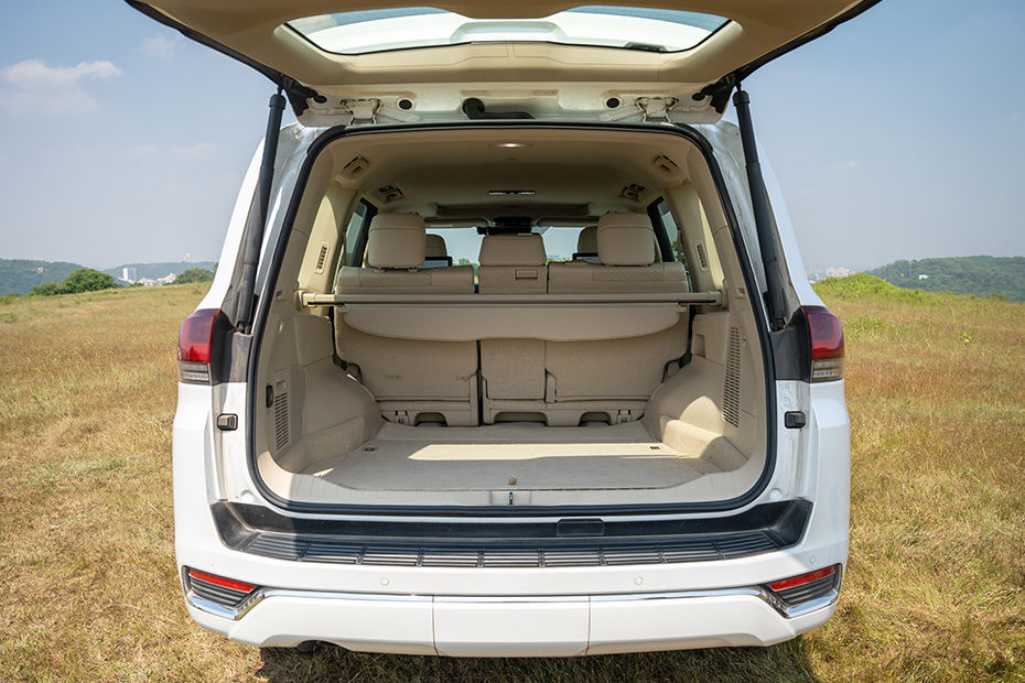 Land Cruiser 300 Gallery Image