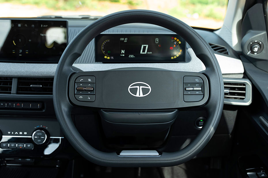 Tiago Gallery Image