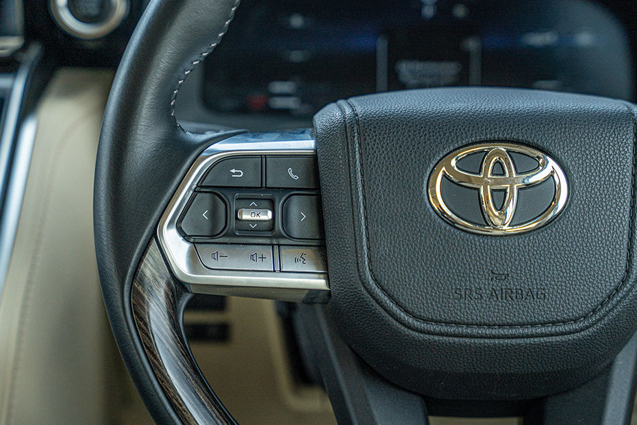 Land Cruiser 300 Gallery Image